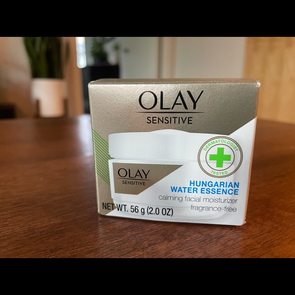 Olay Sensitive Hungarian Water Essence Moisturizer